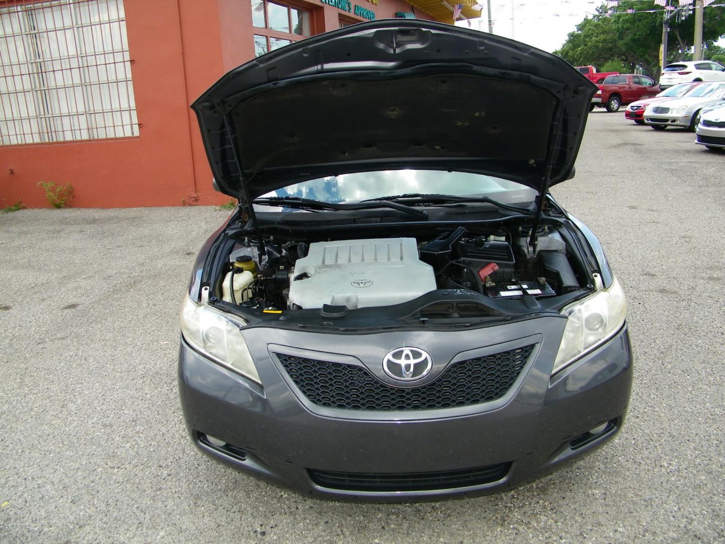 2008 Gray /Gray Toyota Camry LE (4T1BK46KX8U) with an 3.5L V6 engine, Automatic transmission, located at 4000 Bee Ridge Road, Sarasota, FL, 34233, (941) 926-0300, 27.298664, -82.489151 - Photo#9